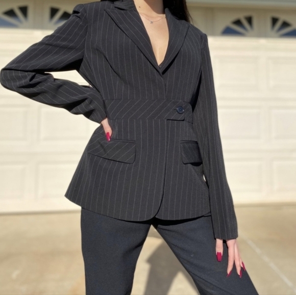 Moda International Women's Black Pinstripe Fitted Button-Waist Blazer - Size 10 - Picture 1 of 13